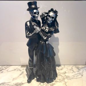 💀NWT/Gothic Black & Silver Bride & Groom Statue. 14” H
